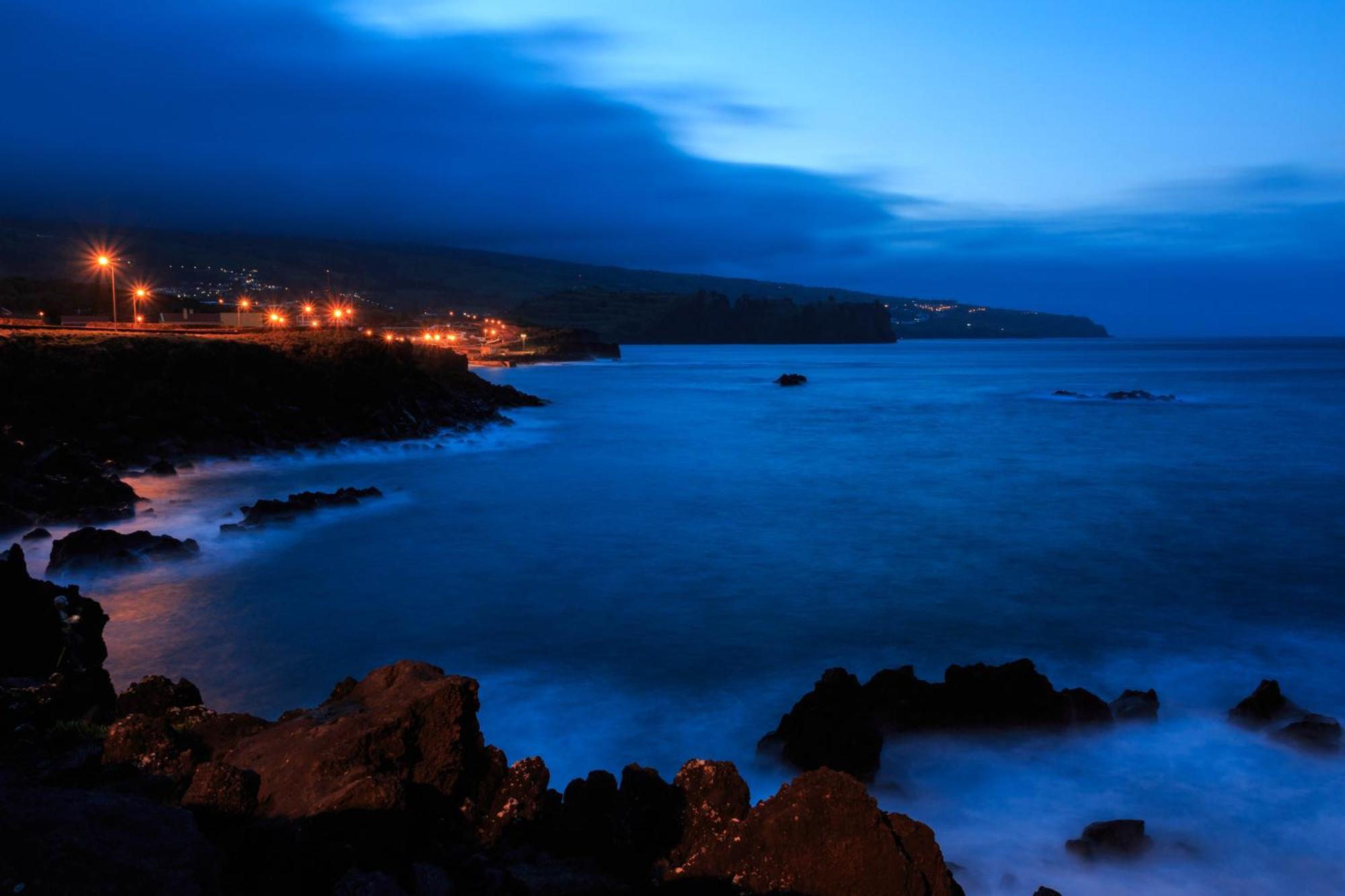 Seaside Azores Villa With Natural Pool, Terrace & Barbecue 卡佩拉什 外观 照片